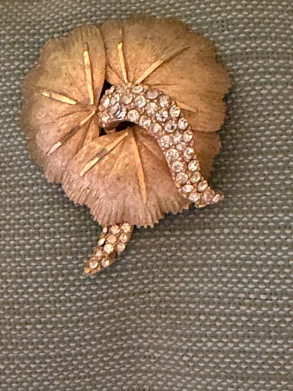 Vintage Gold-tone Flower Brooch Signed by the manufacturer BSK